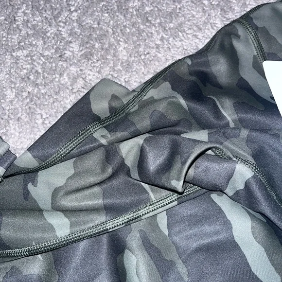 NWT Athleta 7/8 Women's Camo Leggings - Picture 8 of 8